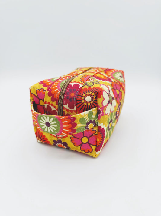 Small Size Retro Flower Power Quilted Boxy Bag