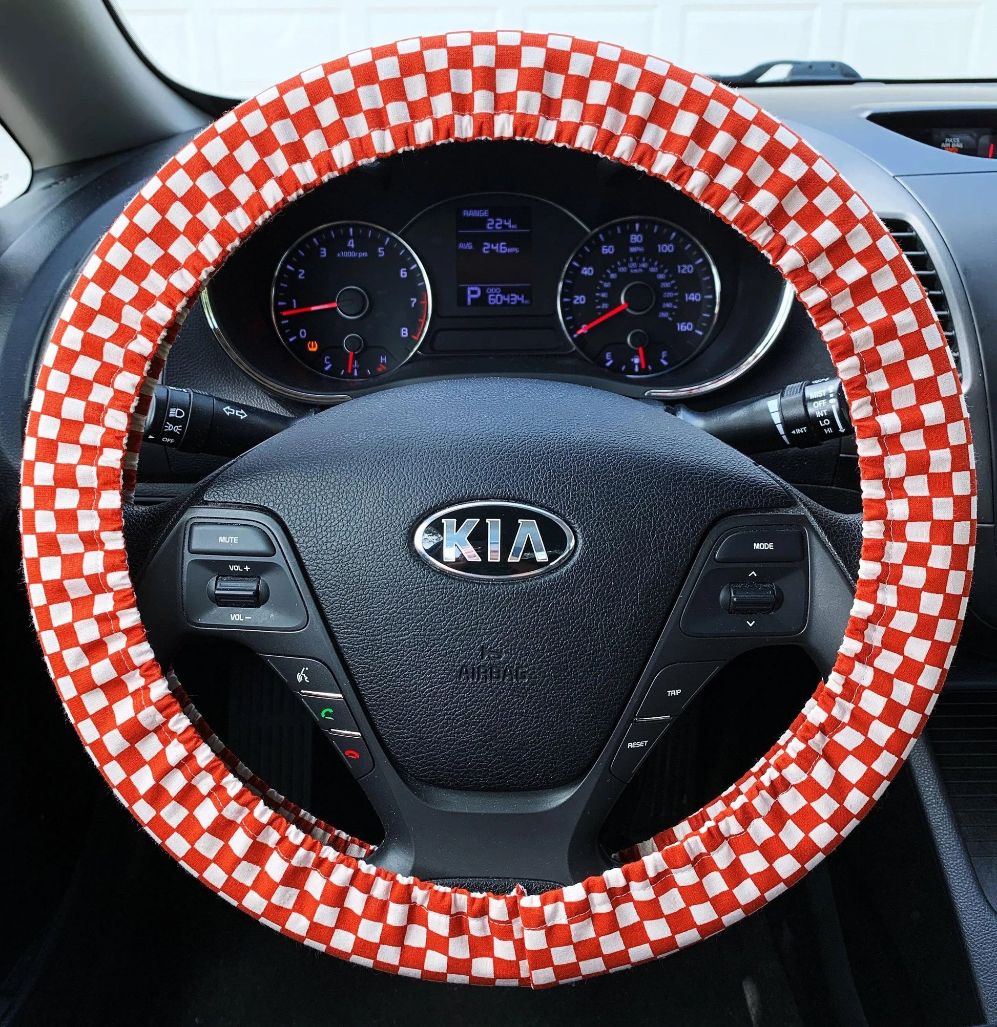 Rust Cream Checkered Steering Wheel Cover Moonshadow Caravan