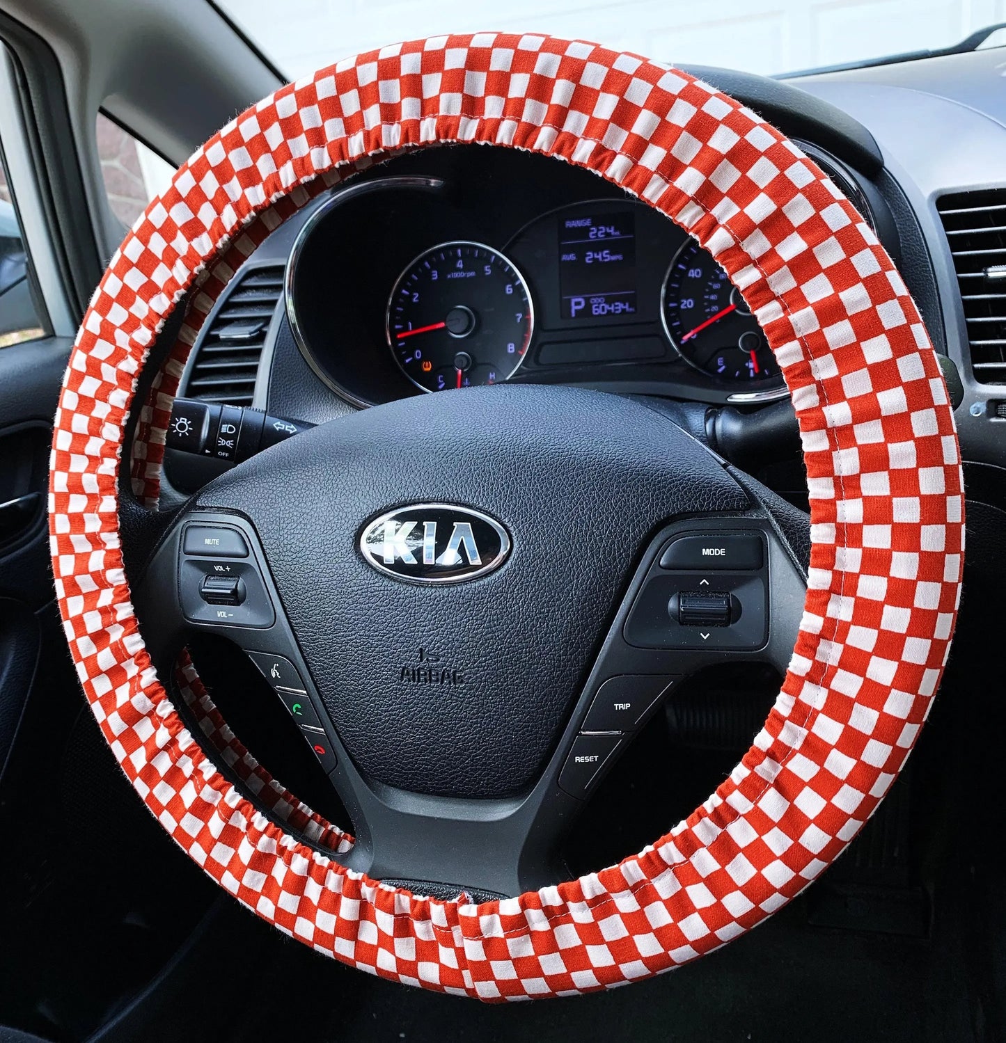Rust Cream Checkered Steering Wheel Cover Moonshadow Caravan