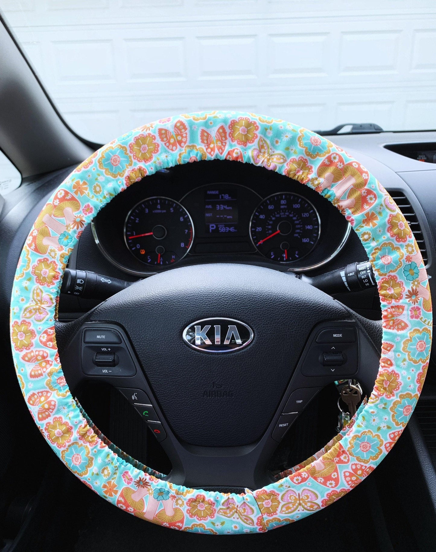 Retro Mushroom Flower Steering Wheel Cover