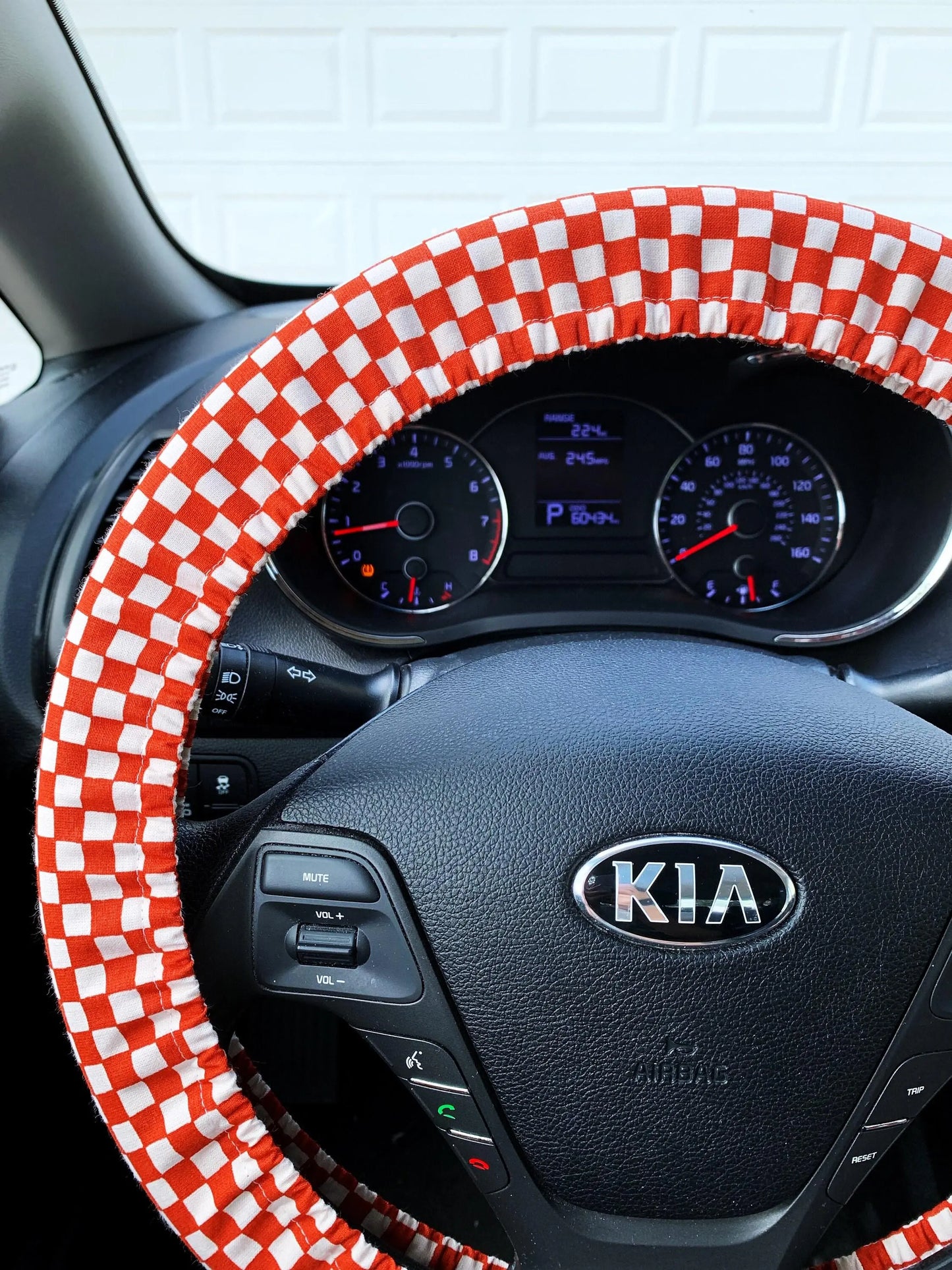 Rust Cream Checkered Steering Wheel Cover Moonshadow Caravan