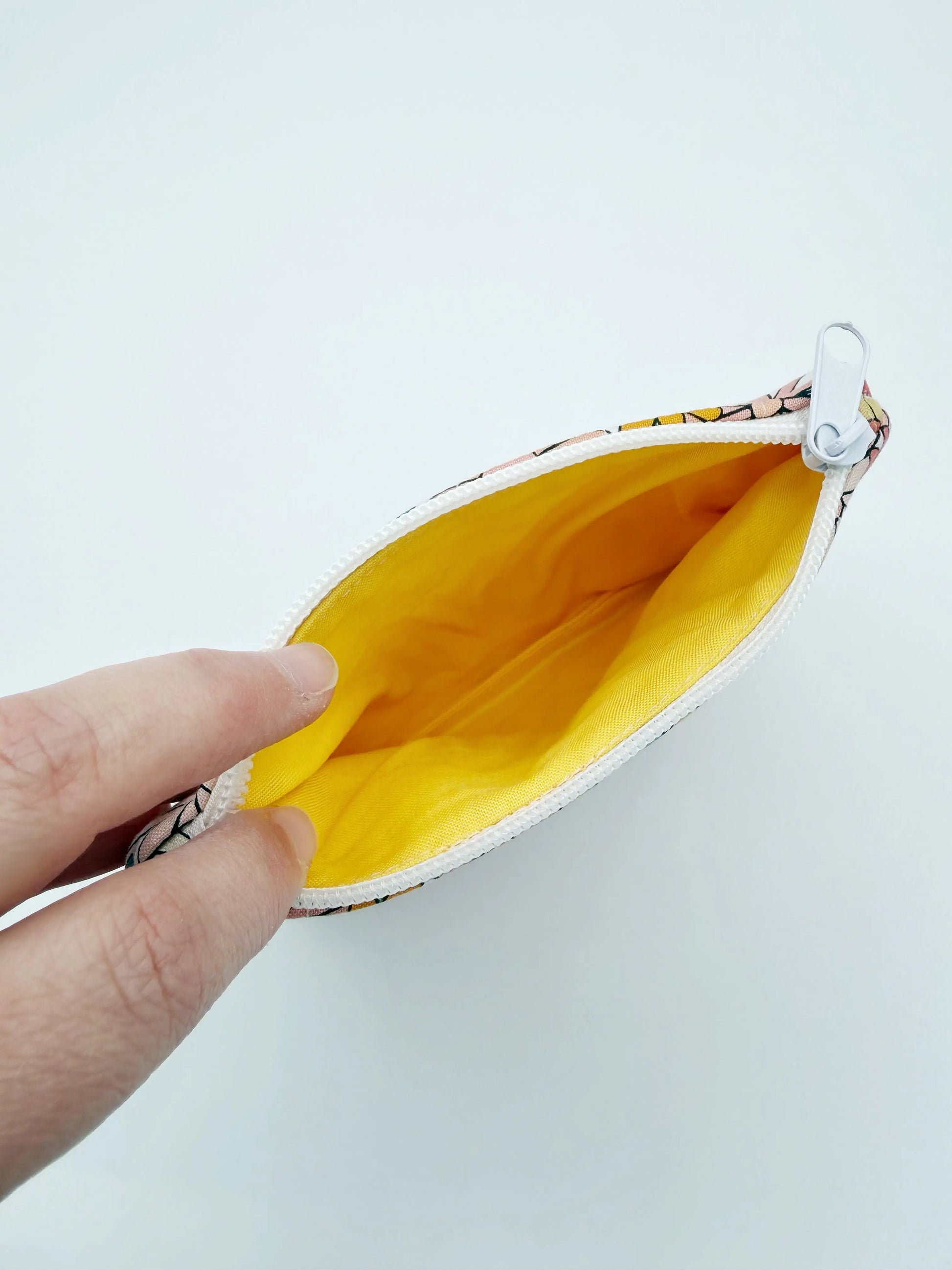 Flower Power Coin Purse, Retro Floral Wristlet Coin Pouch Moonshadow Caravan