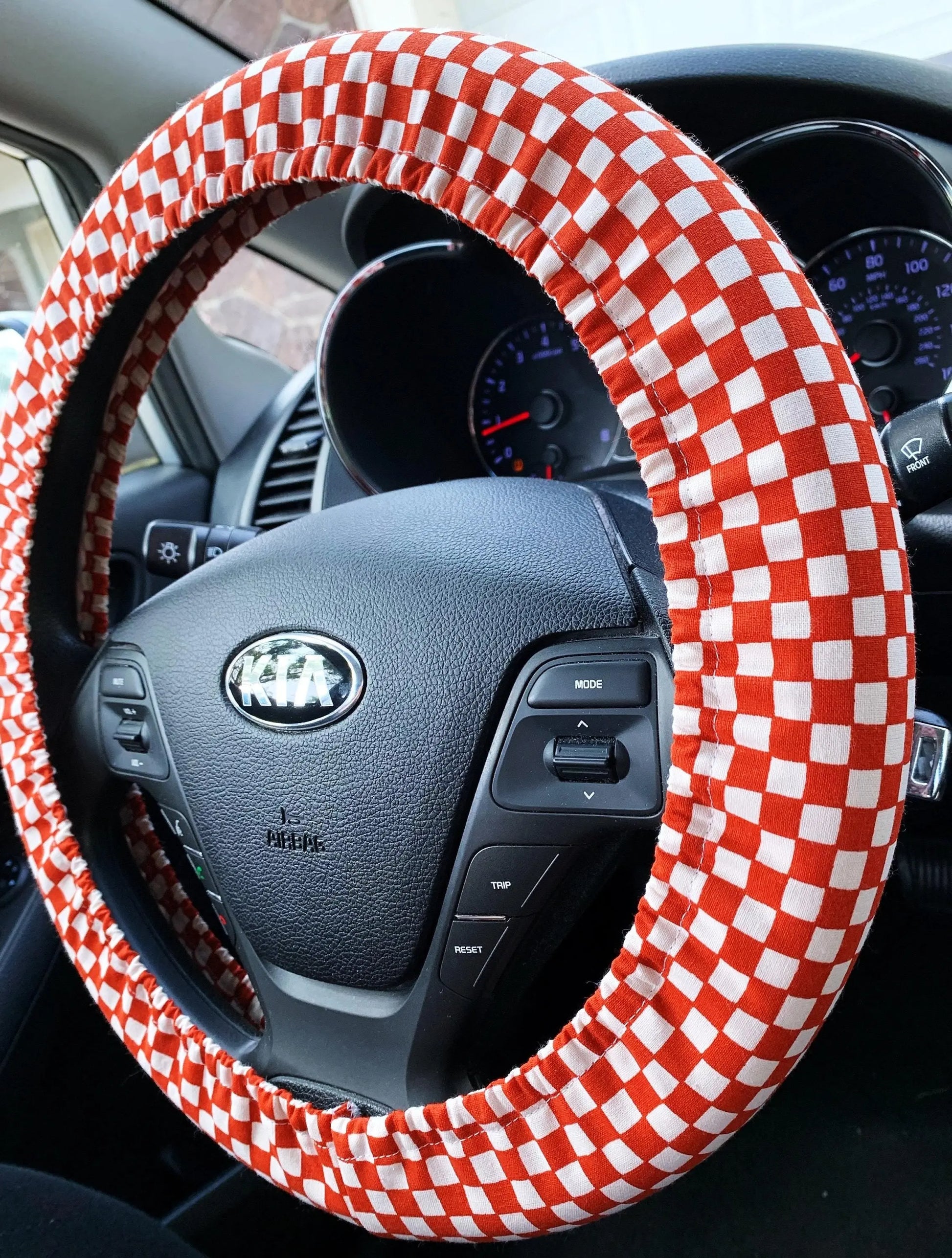 Rust Cream Checkered Steering Wheel Cover Moonshadow Caravan